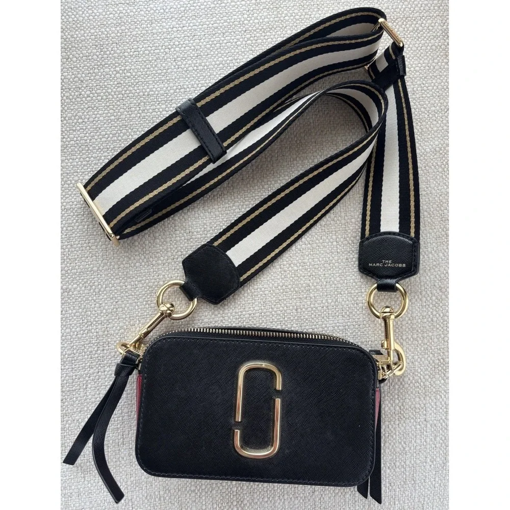 MARC JACOBS The Snapshot Camera Bag Saffiano Leather Black Red
